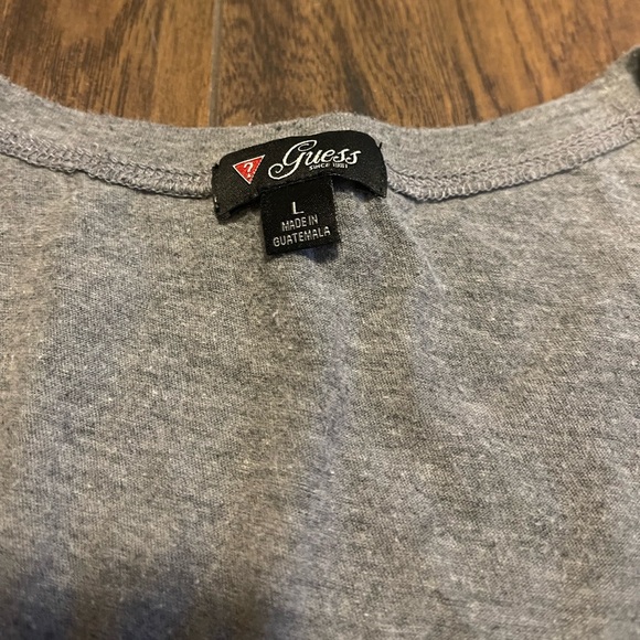 Guess Jeans gold V neck T shirt - Picture 3 of 3